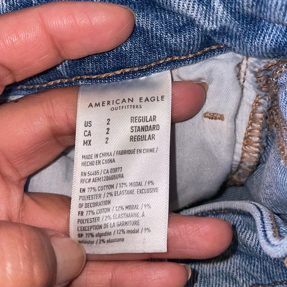American Eagle Distressed Mom Jeans - Picture 8 of 8